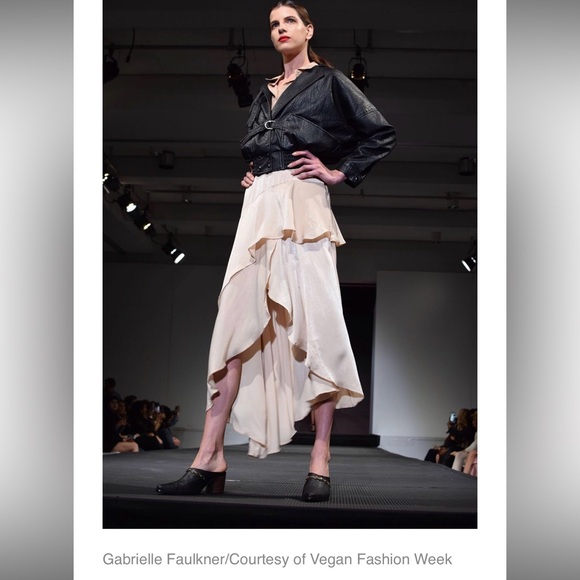 Meet your Posher, Cici - Picture 8 of 11